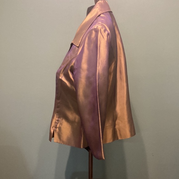 JS Signature Blouse - Picture 4 of 8